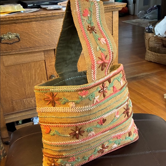 Handbags - Embroidered Floral Tote Bag